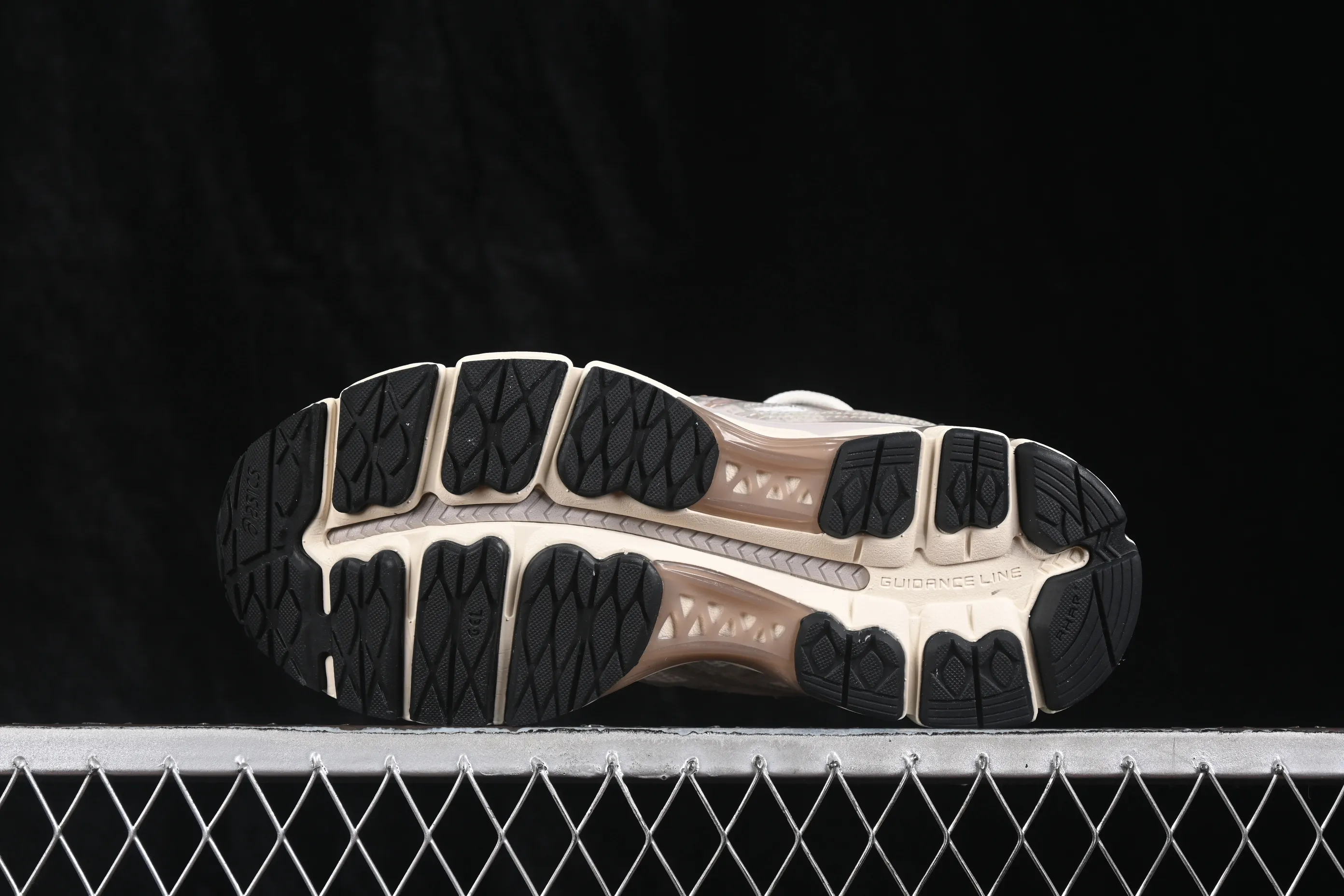 All categories Asics ASICS series Asics Gel-Nimbus 12.1 C version pure original Asics Gel-Nimbus 12.1 ASICS retro breathable casual shoes cushioning men's wear-resistant running shoes 1203B144-100
